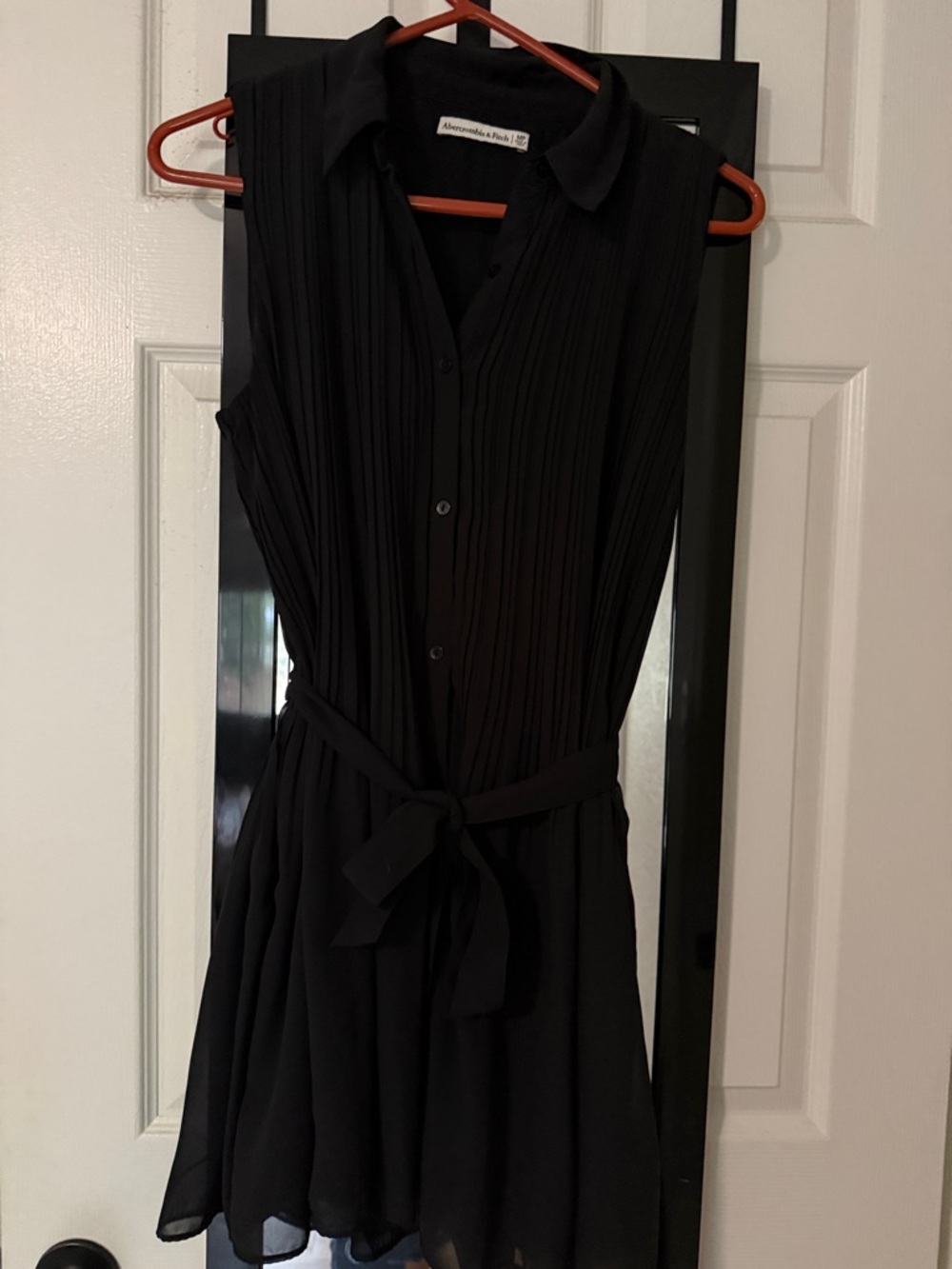 Abercrombie & Fitch Black Sleeveless Pleated Shirt Dress with Tie Waist